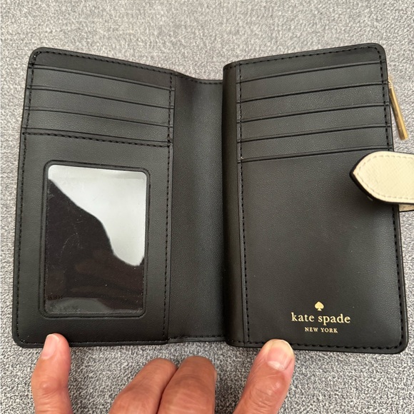 Kate Spade Madison Puffy Heart Medium Bifold Wallet Meringue - Picture 3 of 6